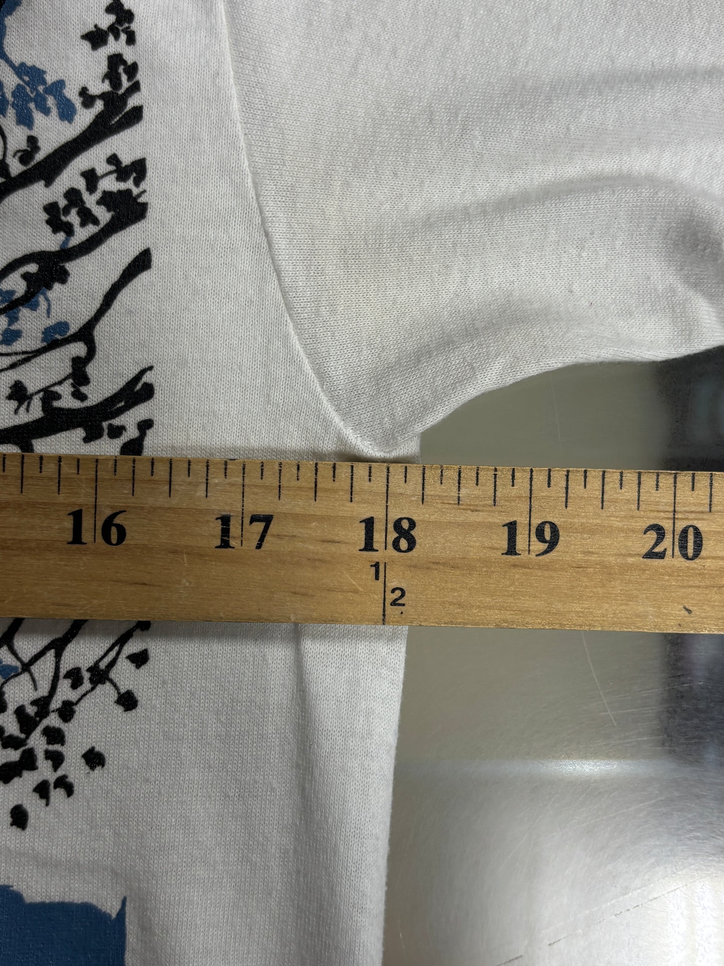 Vintage 80's Russia Leningrad City Skyline Art Graphic Tee Size Medium