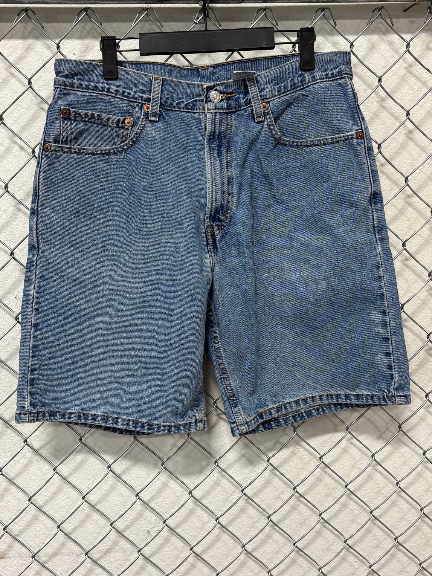 Y2K Levi's 550 Denim Shorts Size 32