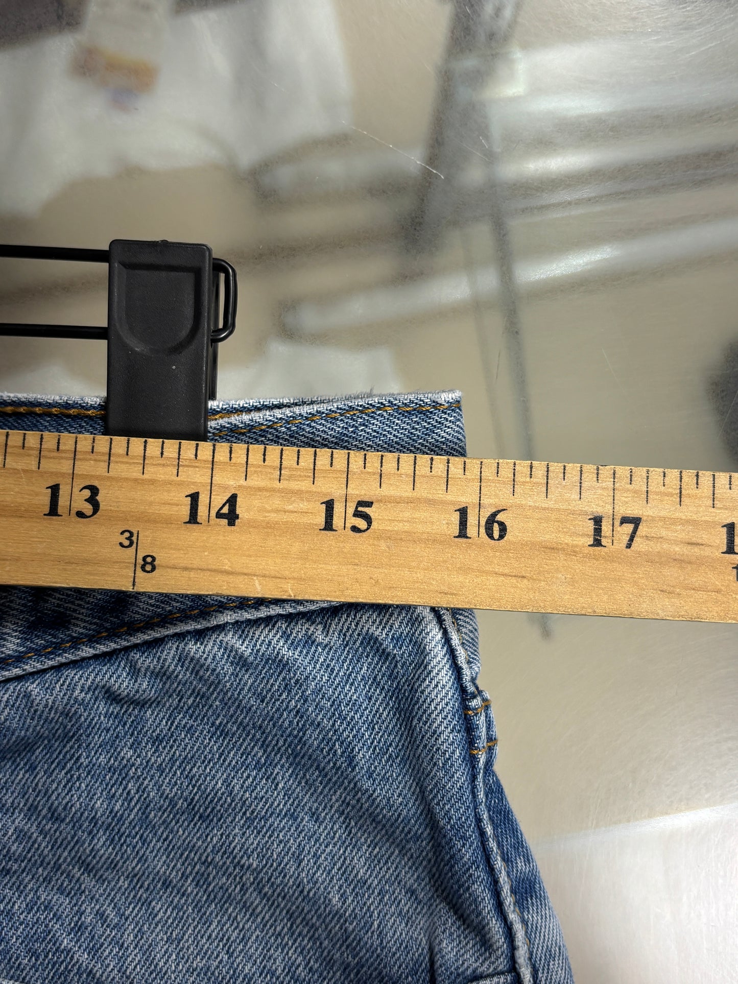 Y2K Levi's 550 Denim Shorts Size 32