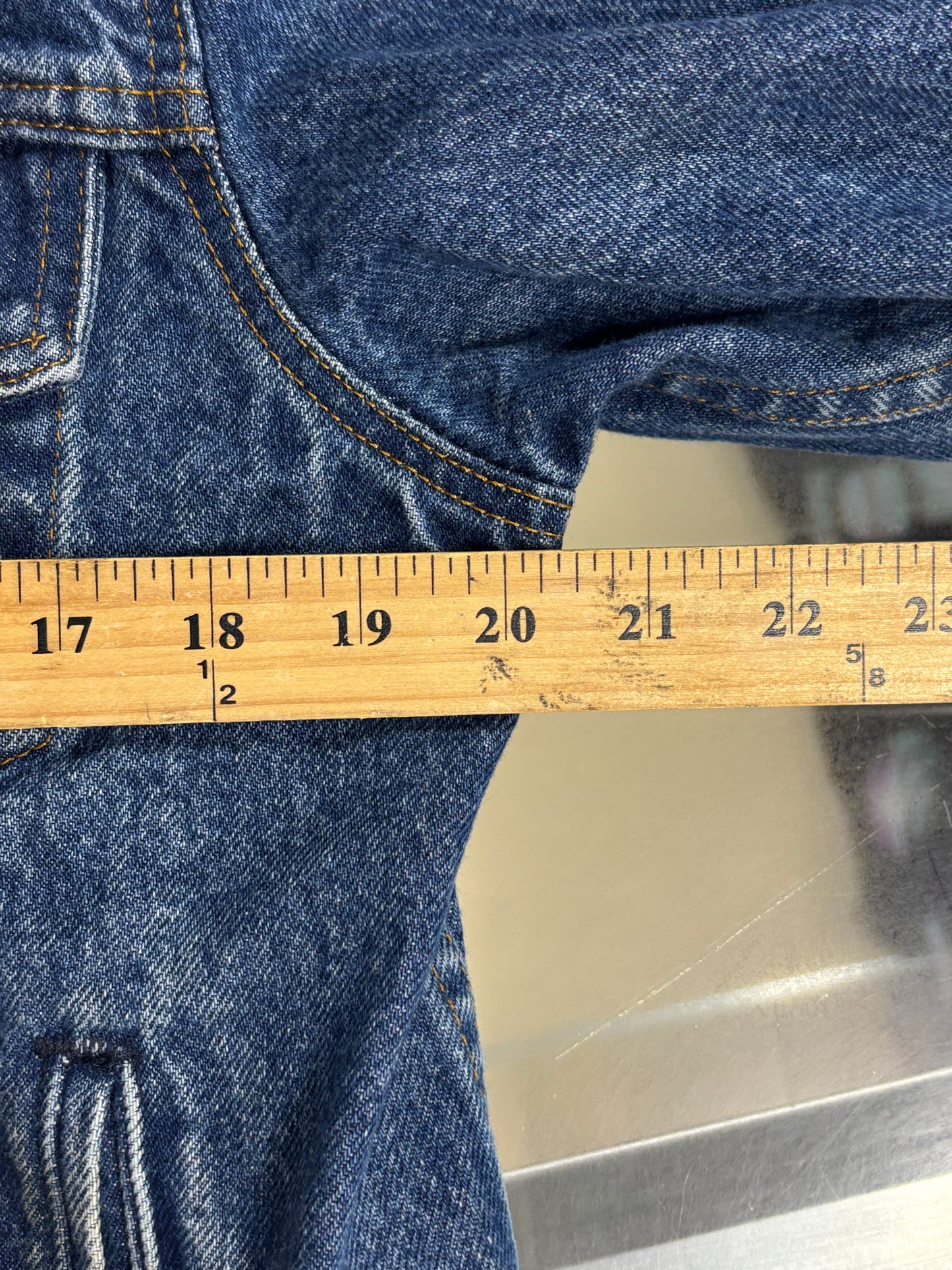 Vintage 90's Levi's Denim Trucker Jacket Made in USA Size Large