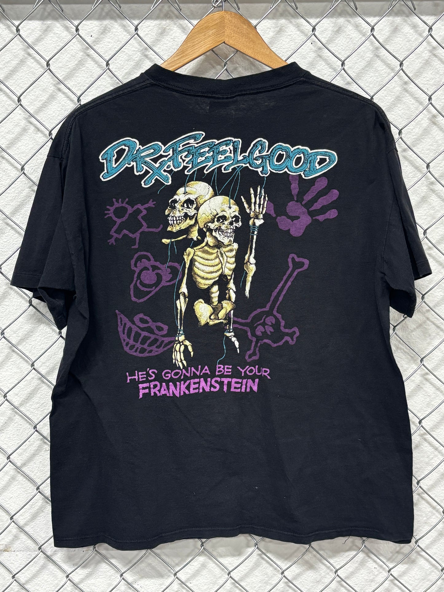 Vintage 90's Motley Crue Dr. Feel Good Thrashed Band Tee Brockum Size XL