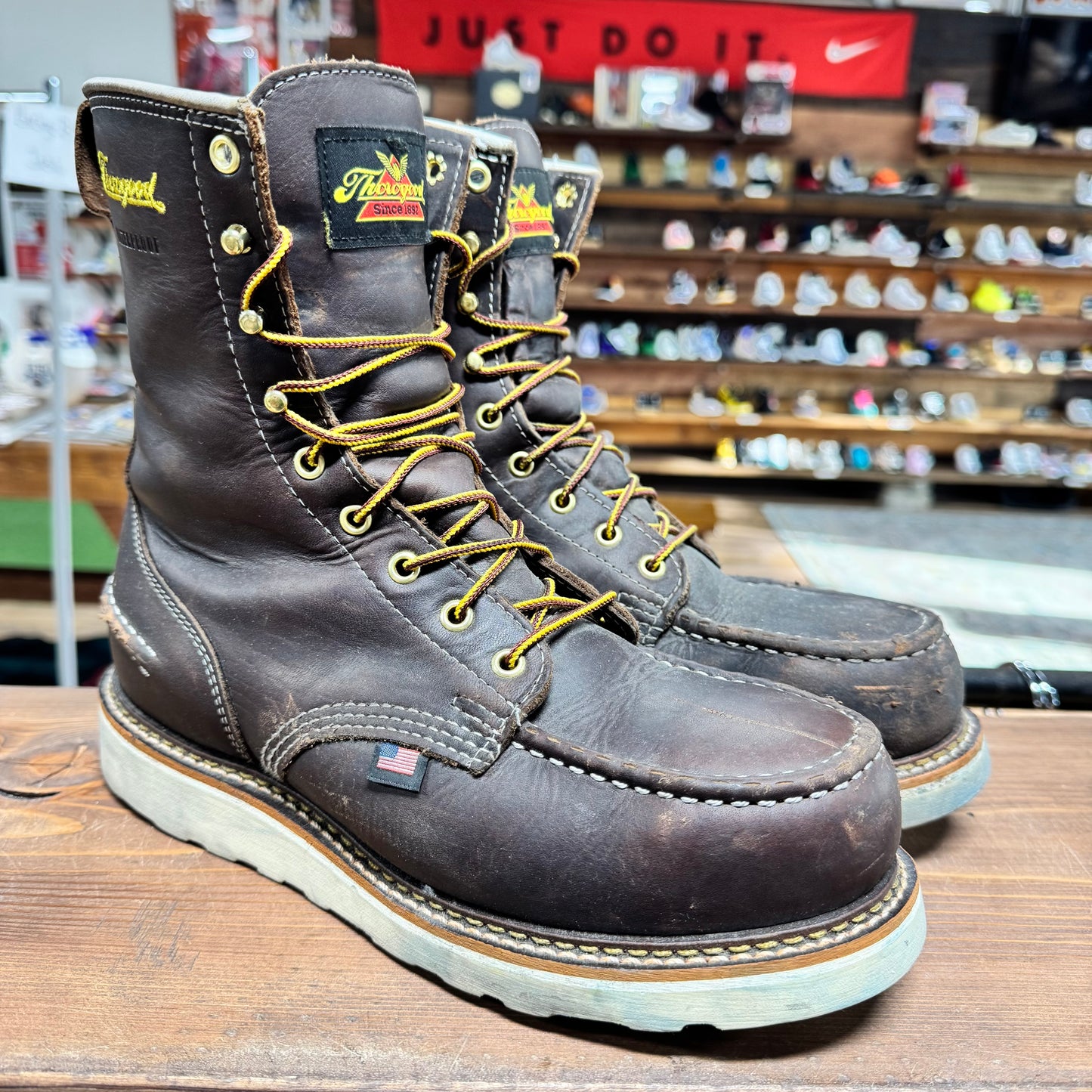 Thorogood 804-3800 Men's Steel Toe Leather Work Boots 1957 Size 8