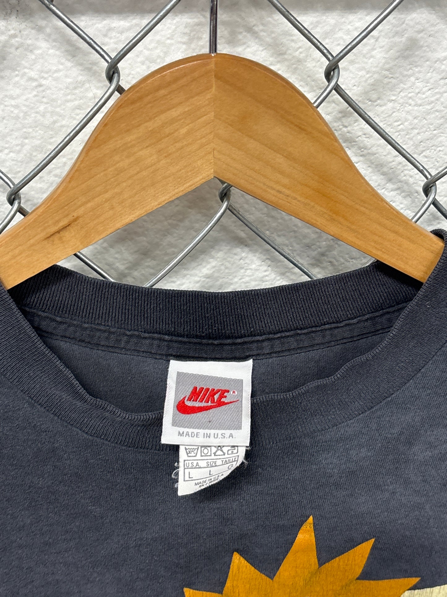 Vintage 90's Nike Silver Tag Faded Charles Barkley Dunk NBA Tee Size Large