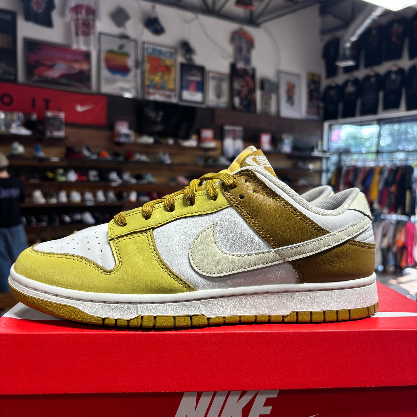 Nike Dunk Low 'Bronzine' Size 10