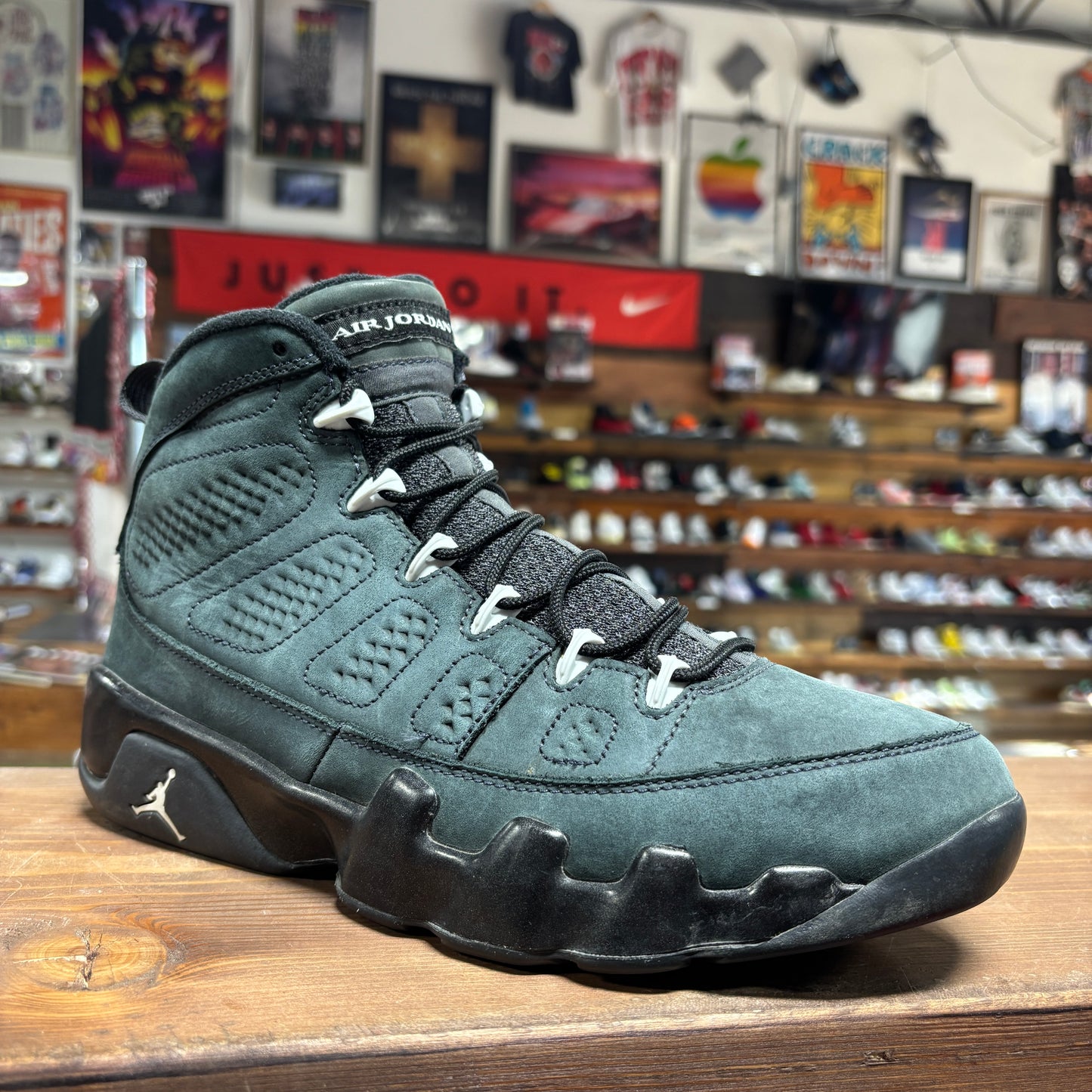 Jordan 9 'Anthracite' Size 9