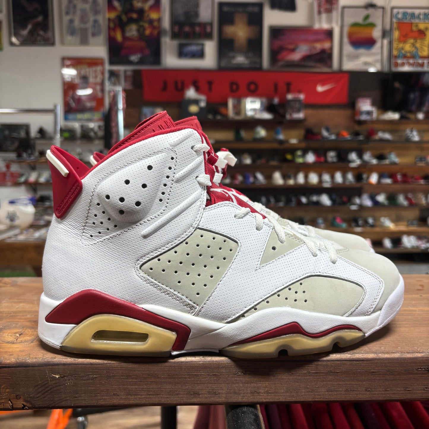 Jordan 6 'Alternate' Size 9