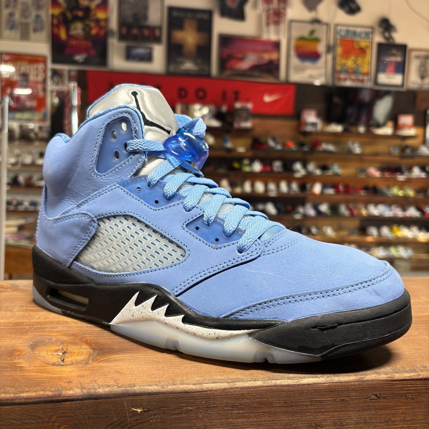 Jordan 5 'UNC' Size 9