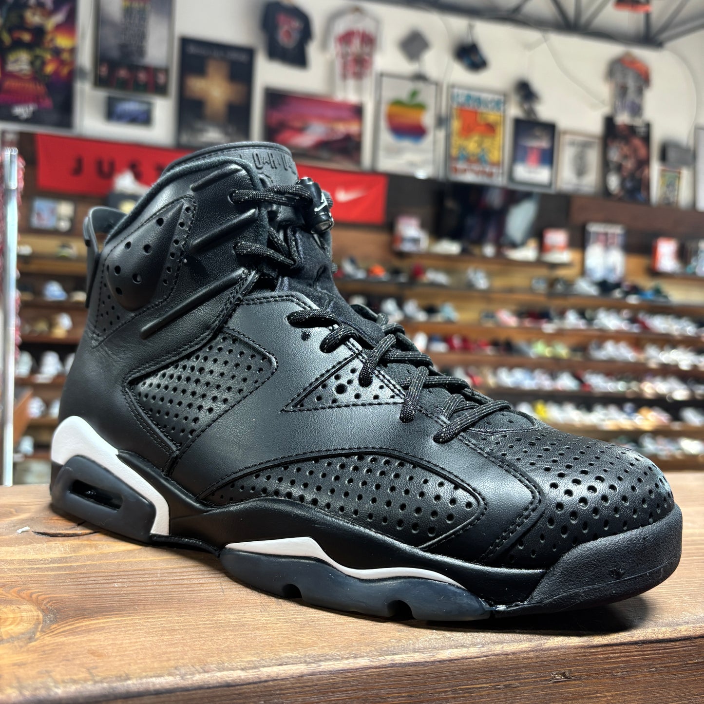 Jordan 6 'Black Cat' Size 8.5