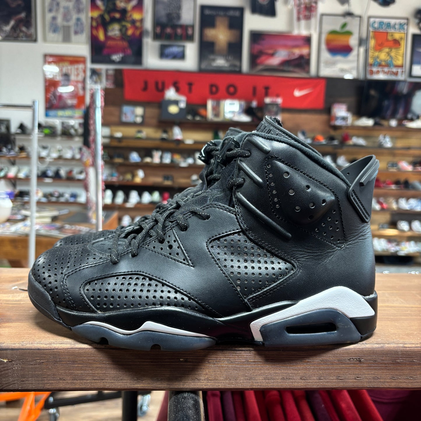 Jordan 6 'Black Cat' Size 8.5