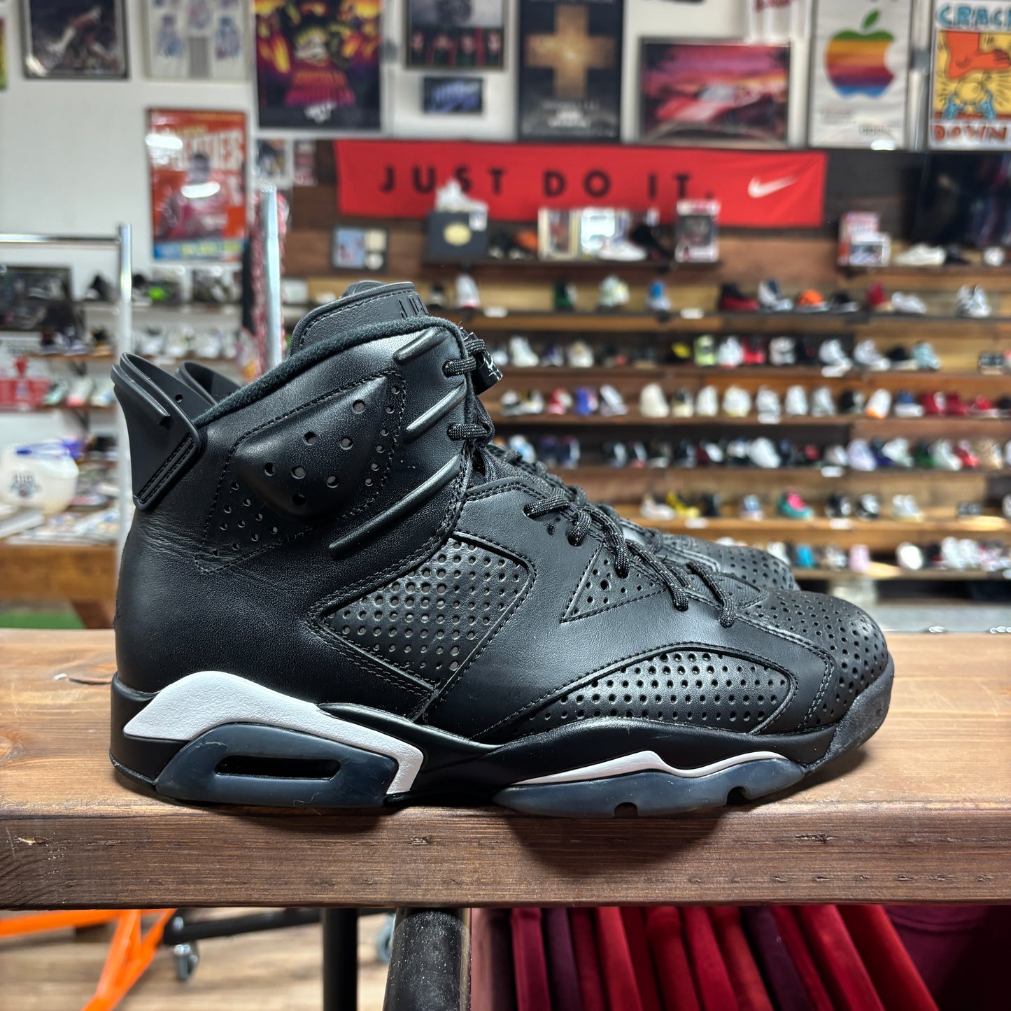 Jordan 6 'Black Cat' Size 8.5