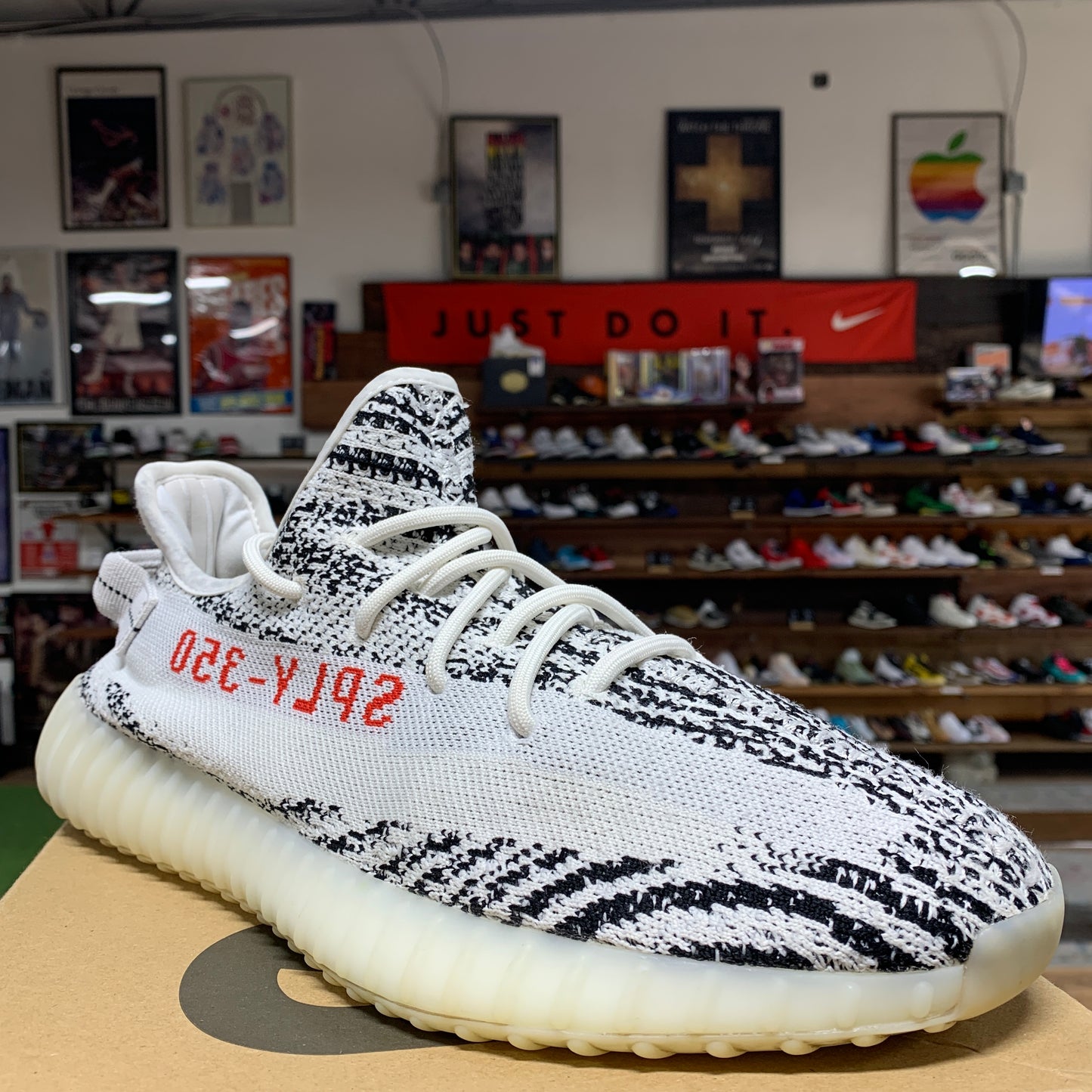 Yeezy 350 v2 'Zebra' Size 12.5