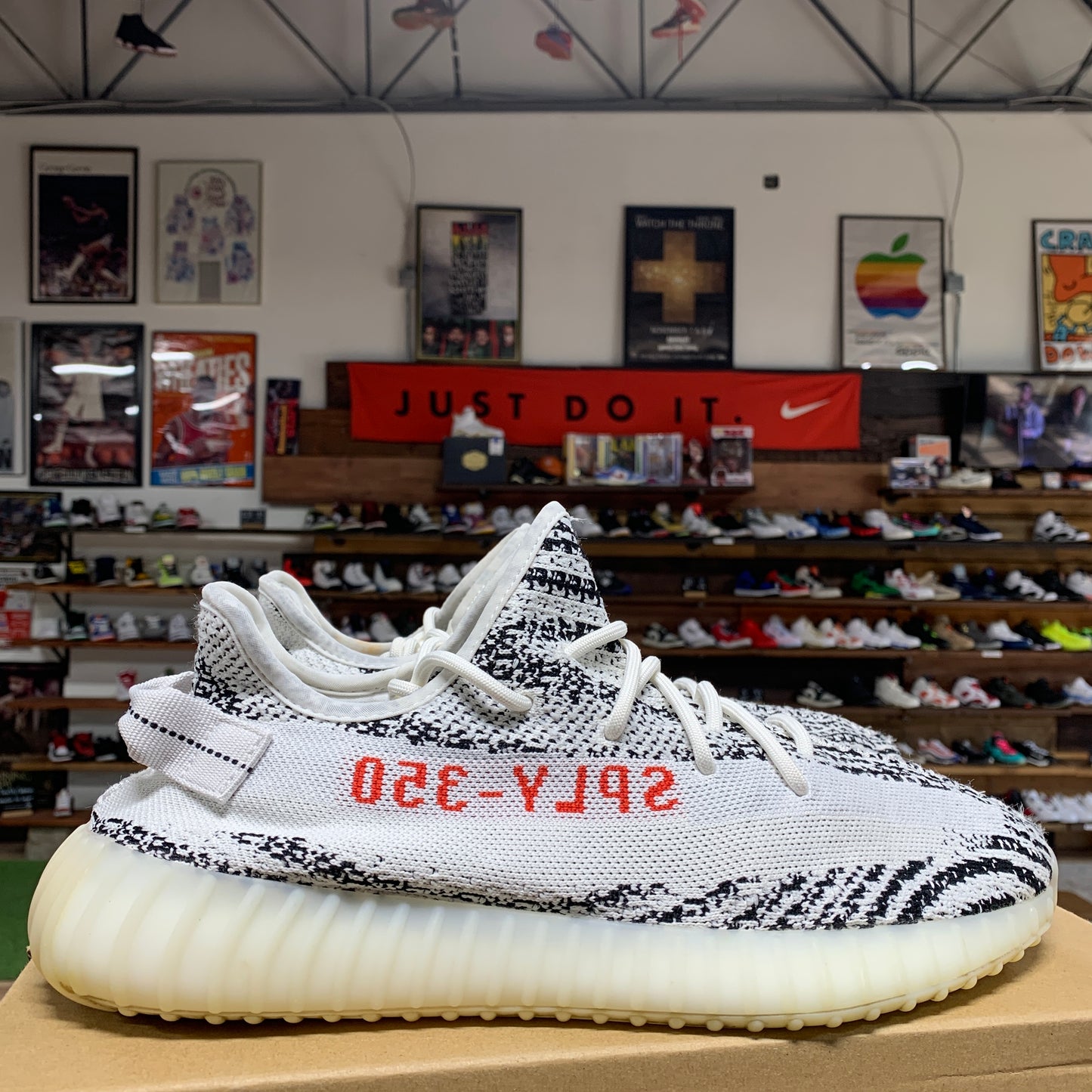 Yeezy 350 v2 'Zebra' Size 12.5