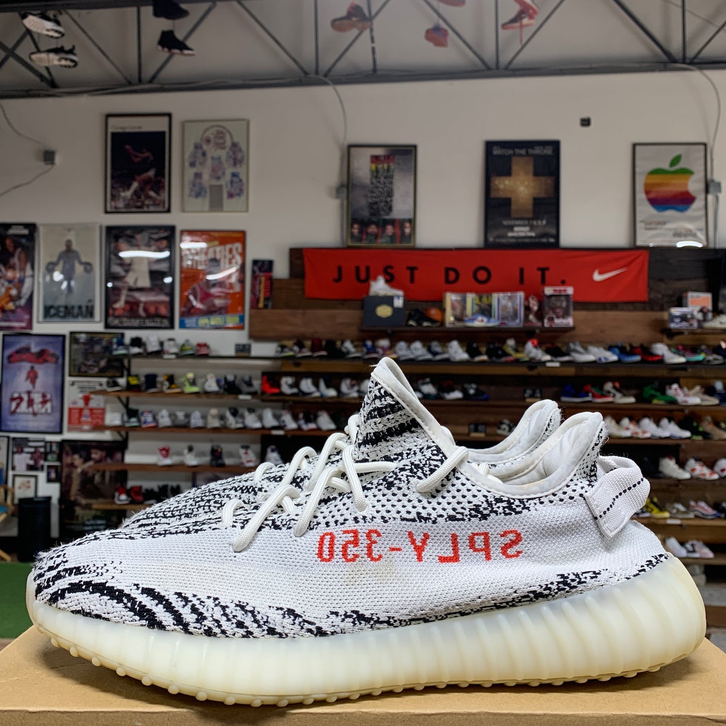 Yeezy 350 v2 'Zebra' Size 12.5