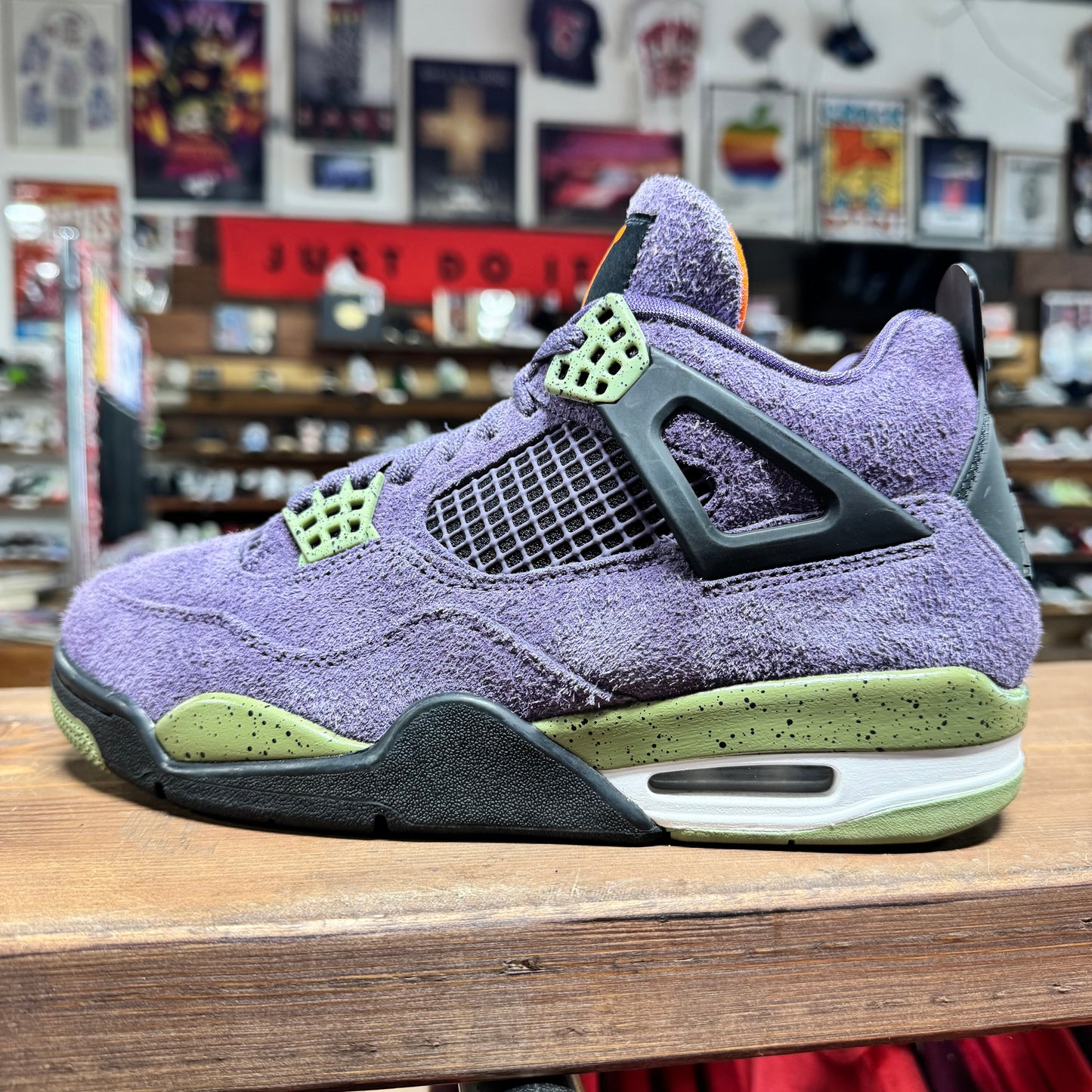 Jordan 4 'Canyon Purple' Size 8.5W/7M