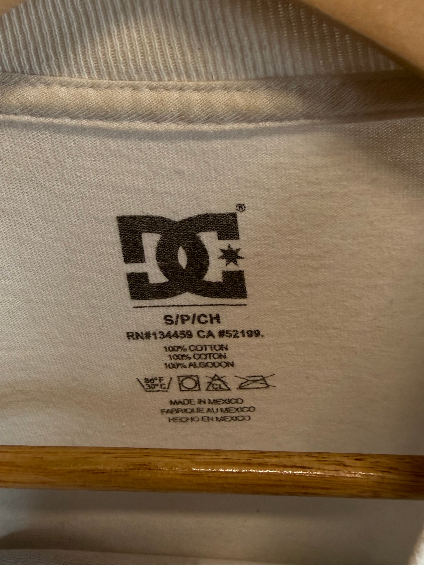 Y2K DC Shoes Classic Logo Tee Size Small