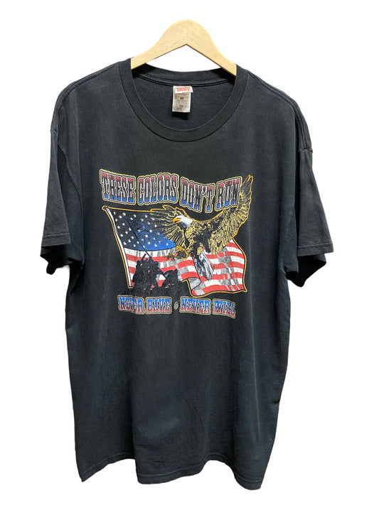 Vintage These Colors Don't Run American Flag Graphic Tee Size XL
