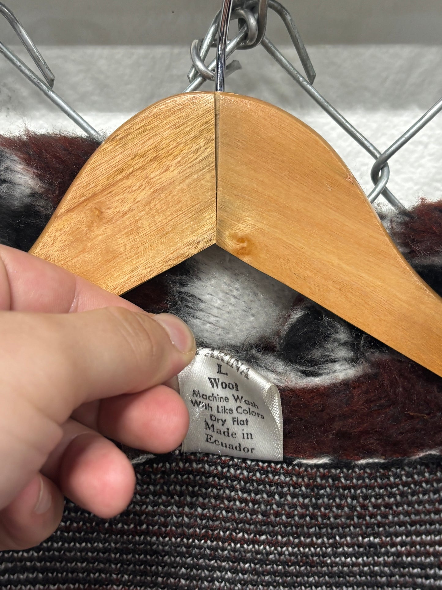 Vintage 90's Native American Spirit Animal Wolf Dreamcatcher Sweater Size Large