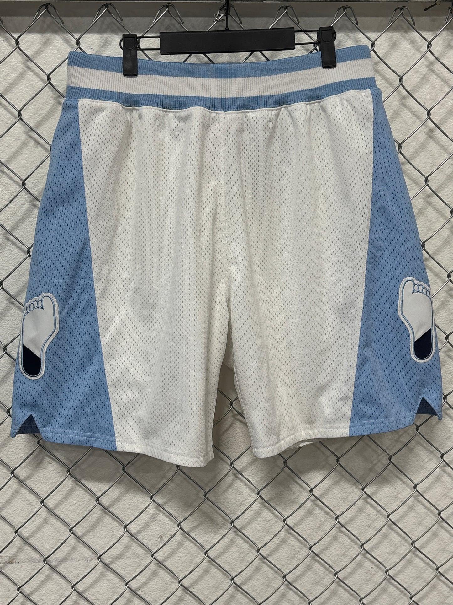 Mitchell & Ness North Carolina Tar Heels Basketball Shorts Size 44 Large