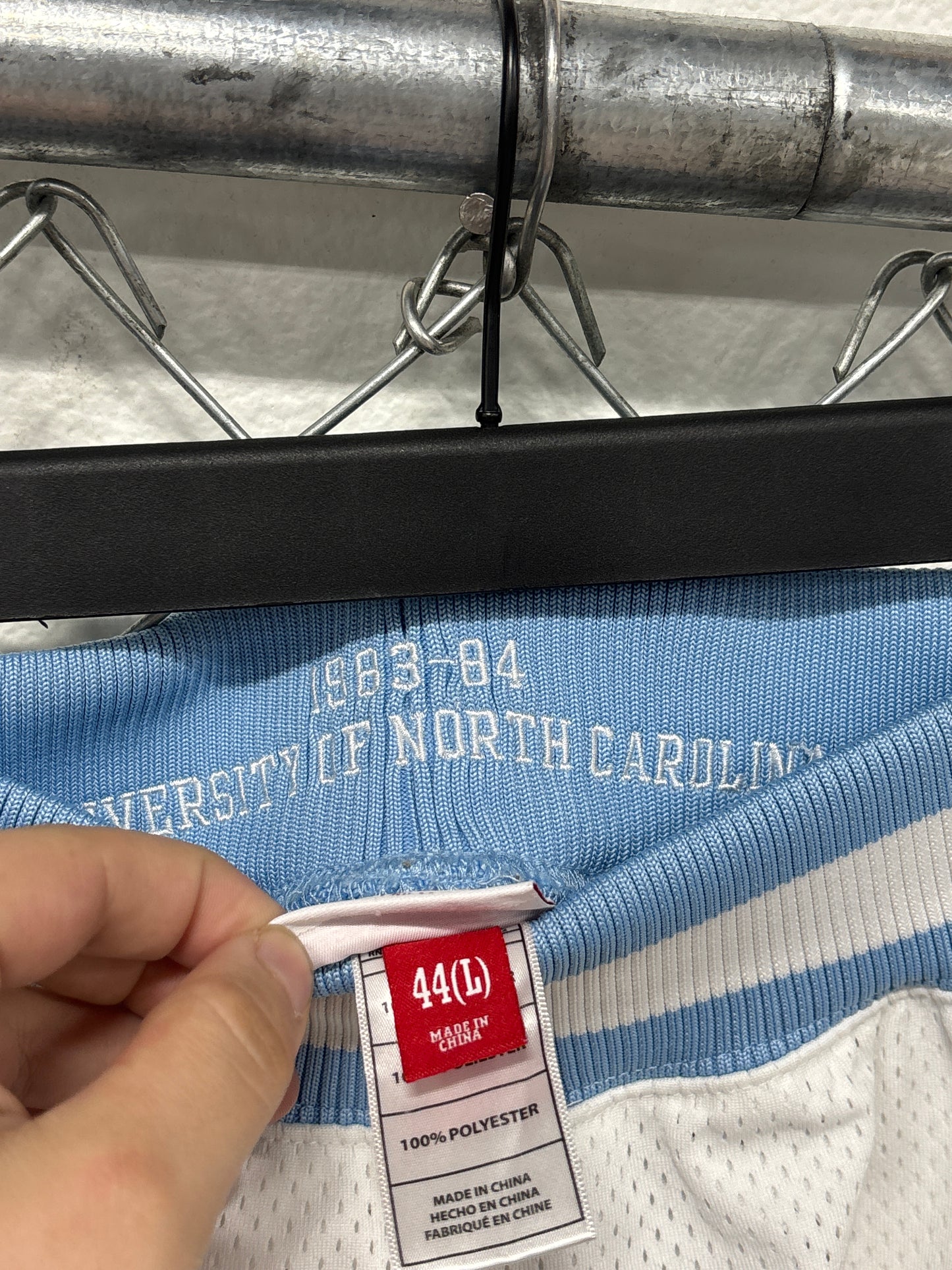 Mitchell & Ness North Carolina Tar Heels Basketball Shorts Size 44 Large