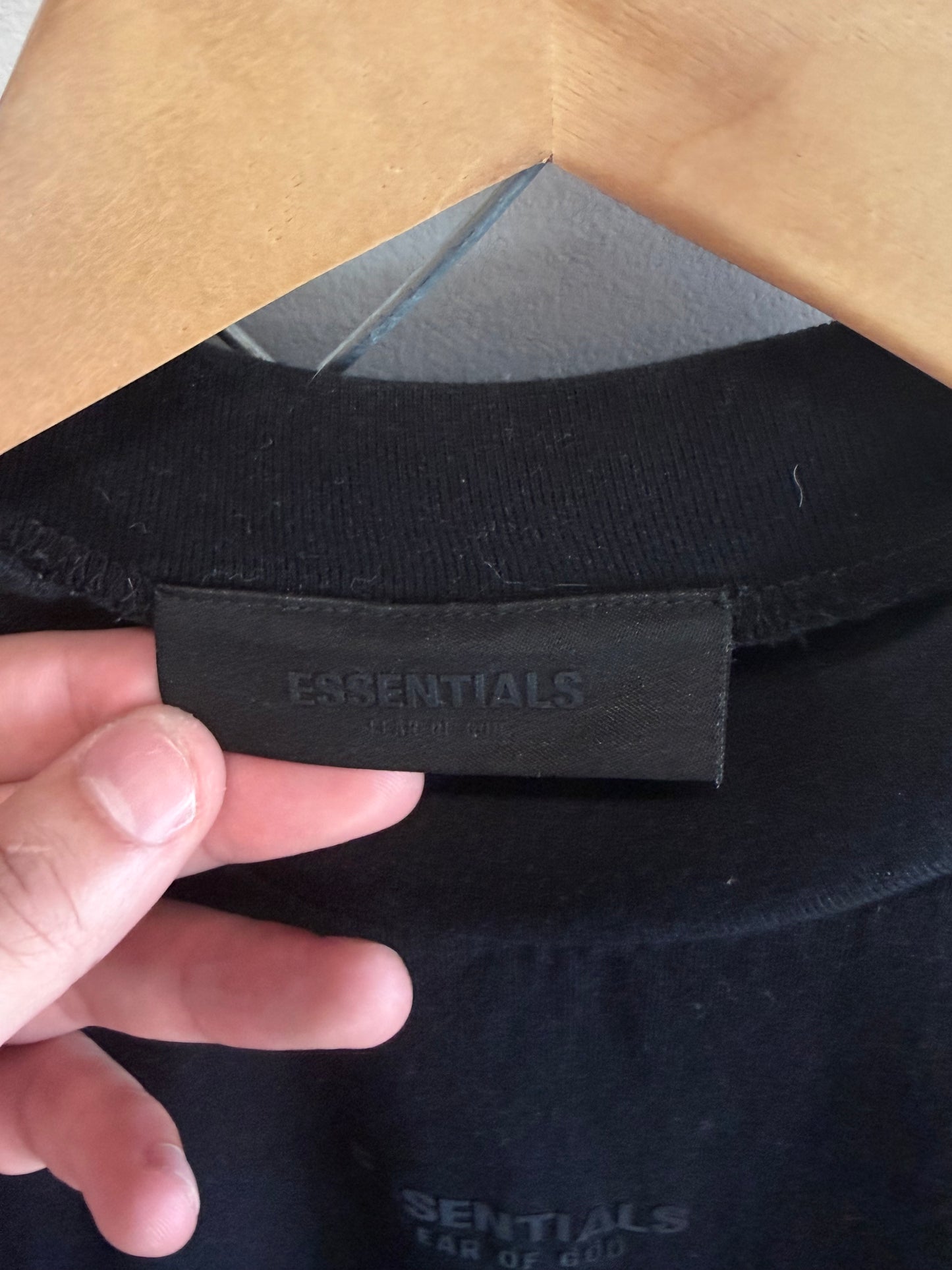 Fear of God Essentials Black Short Sleeve Tee Size Medium