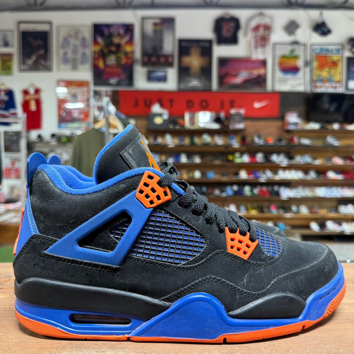 Jordan 4 'Cavs' Size 9