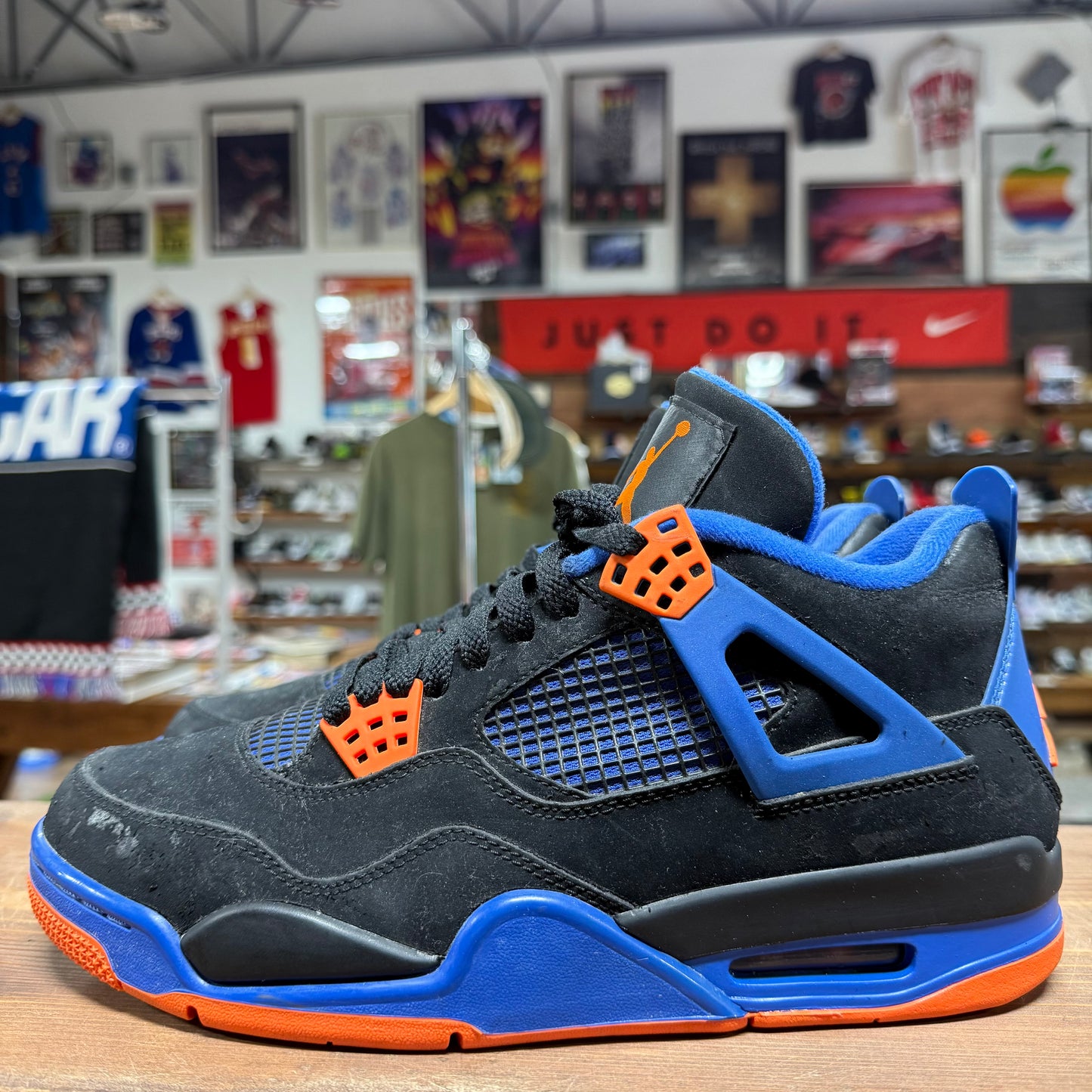 Jordan 4 'Cavs' Size 9