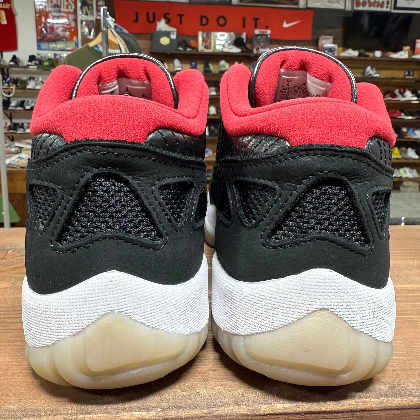 Jordan 11 Low IE 'Bred' Size 9