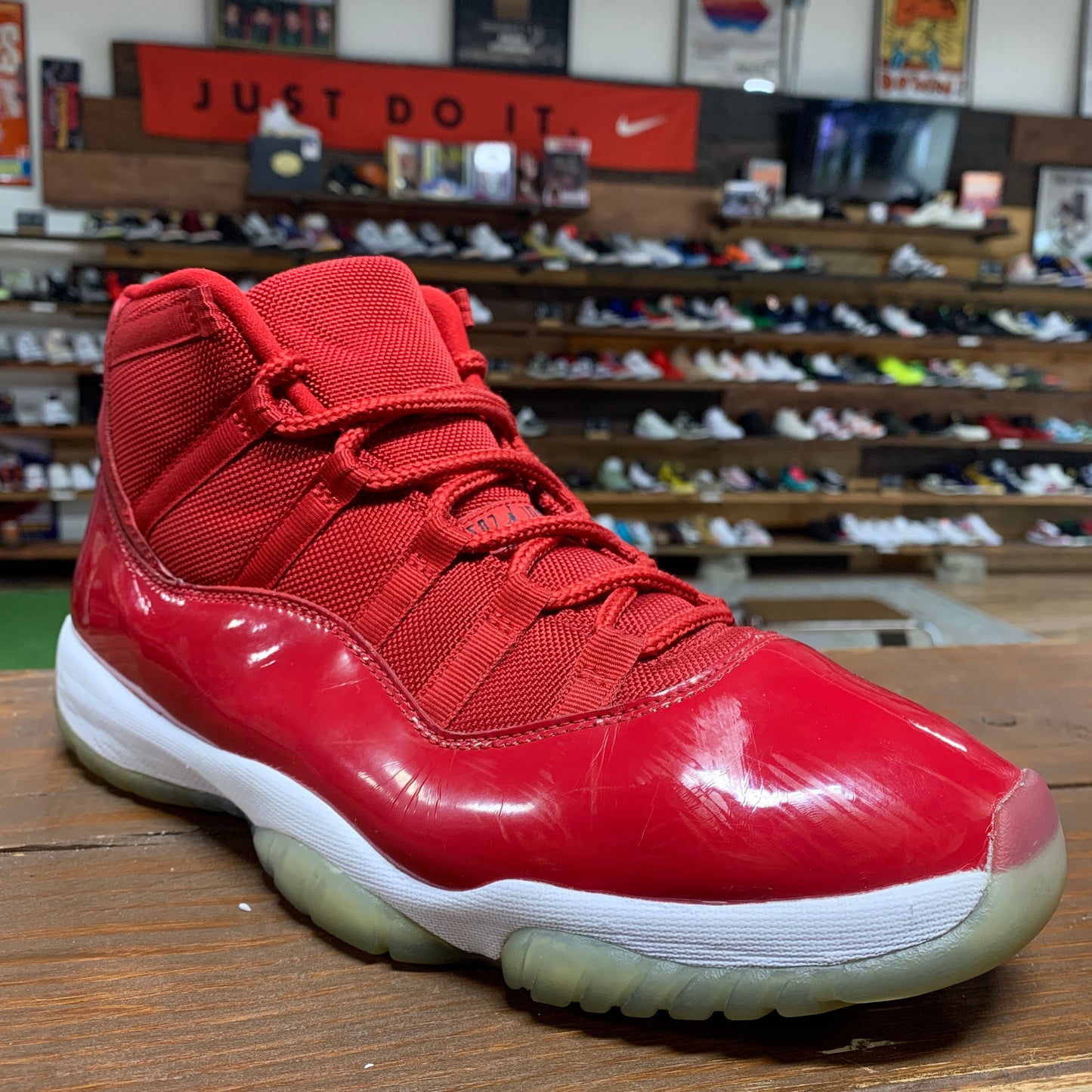 Jordan 11 'Win Like 96' Size 11