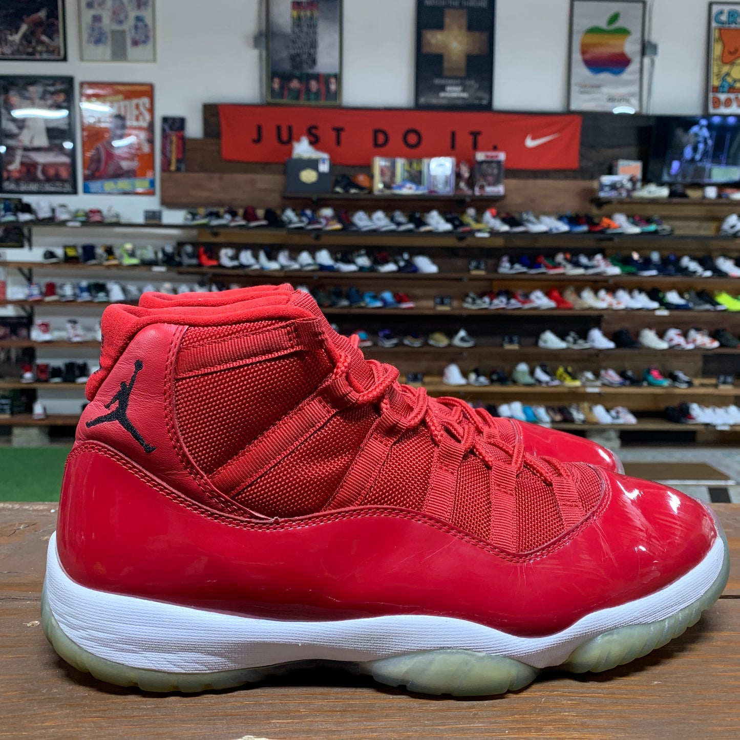 Jordan 11 'Win Like 96' Size 11