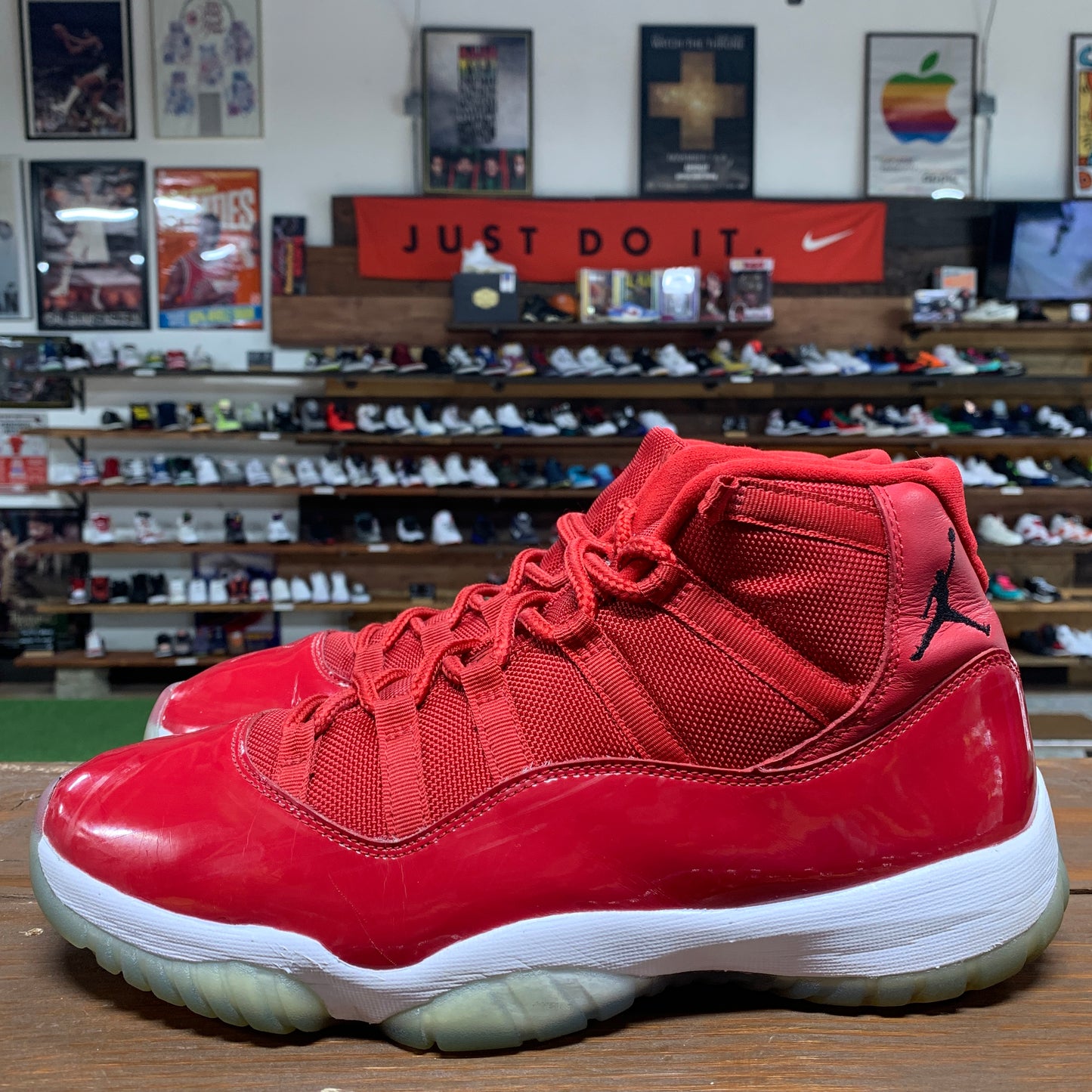 Jordan 11 'Win Like 96' Size 11