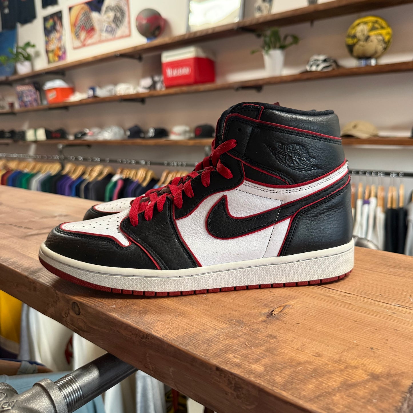 Jordan 1 'Bloodline' Size 12