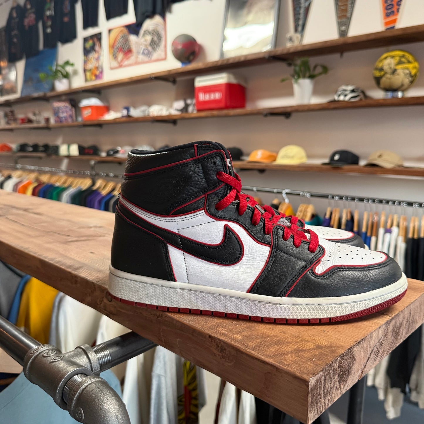 Jordan 1 'Bloodline' Size 12