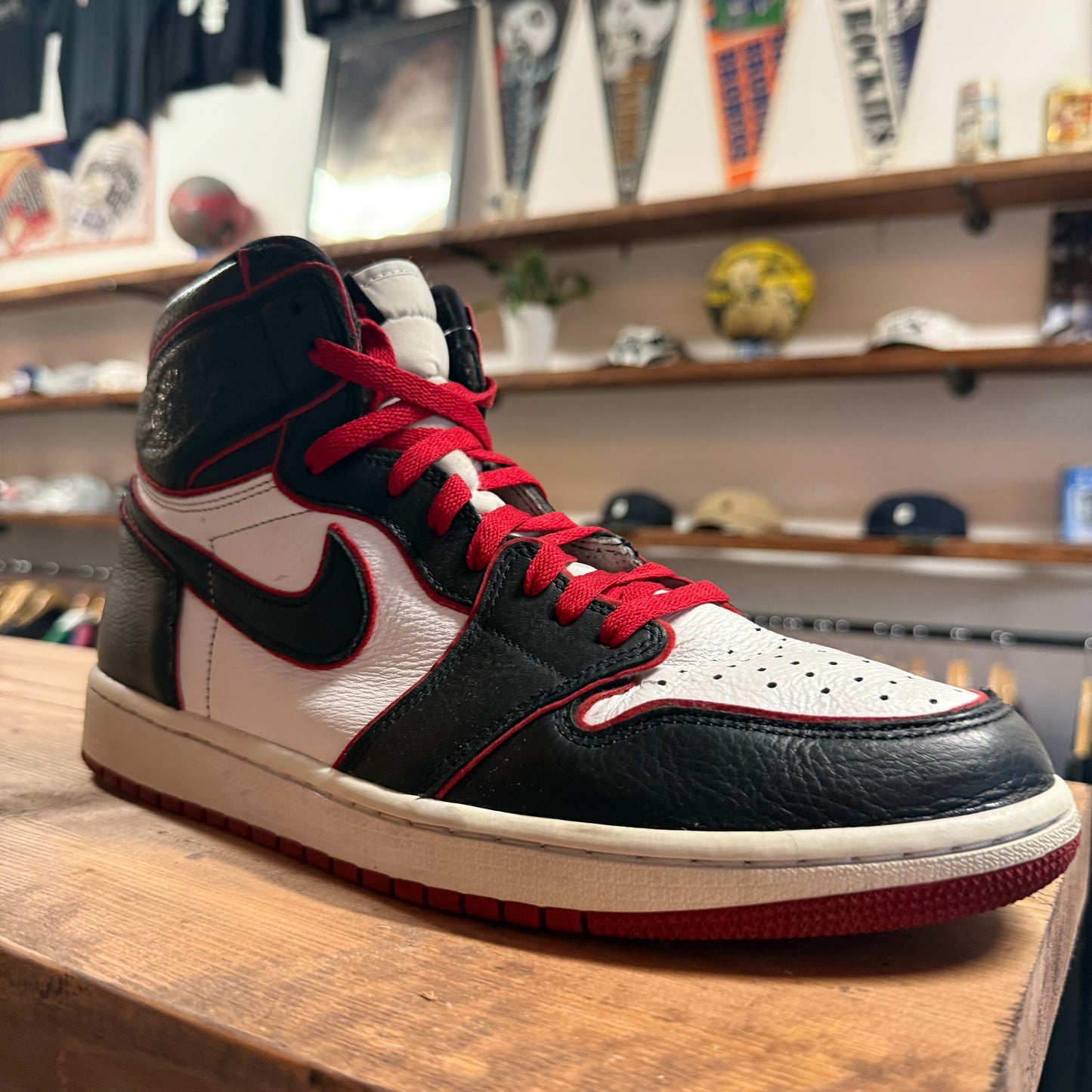Jordan 1 'Bloodline' Size 12
