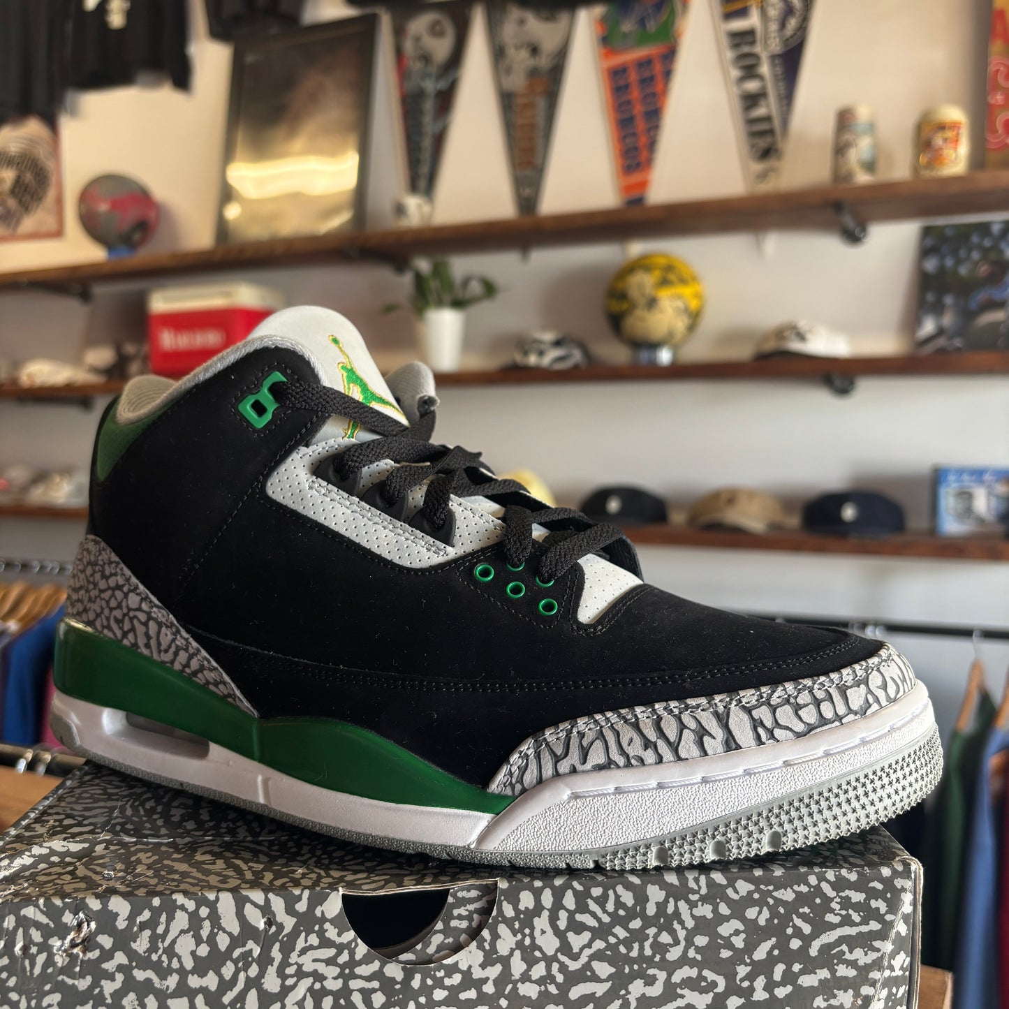 Jordan 3 'Pine Green' Size 12