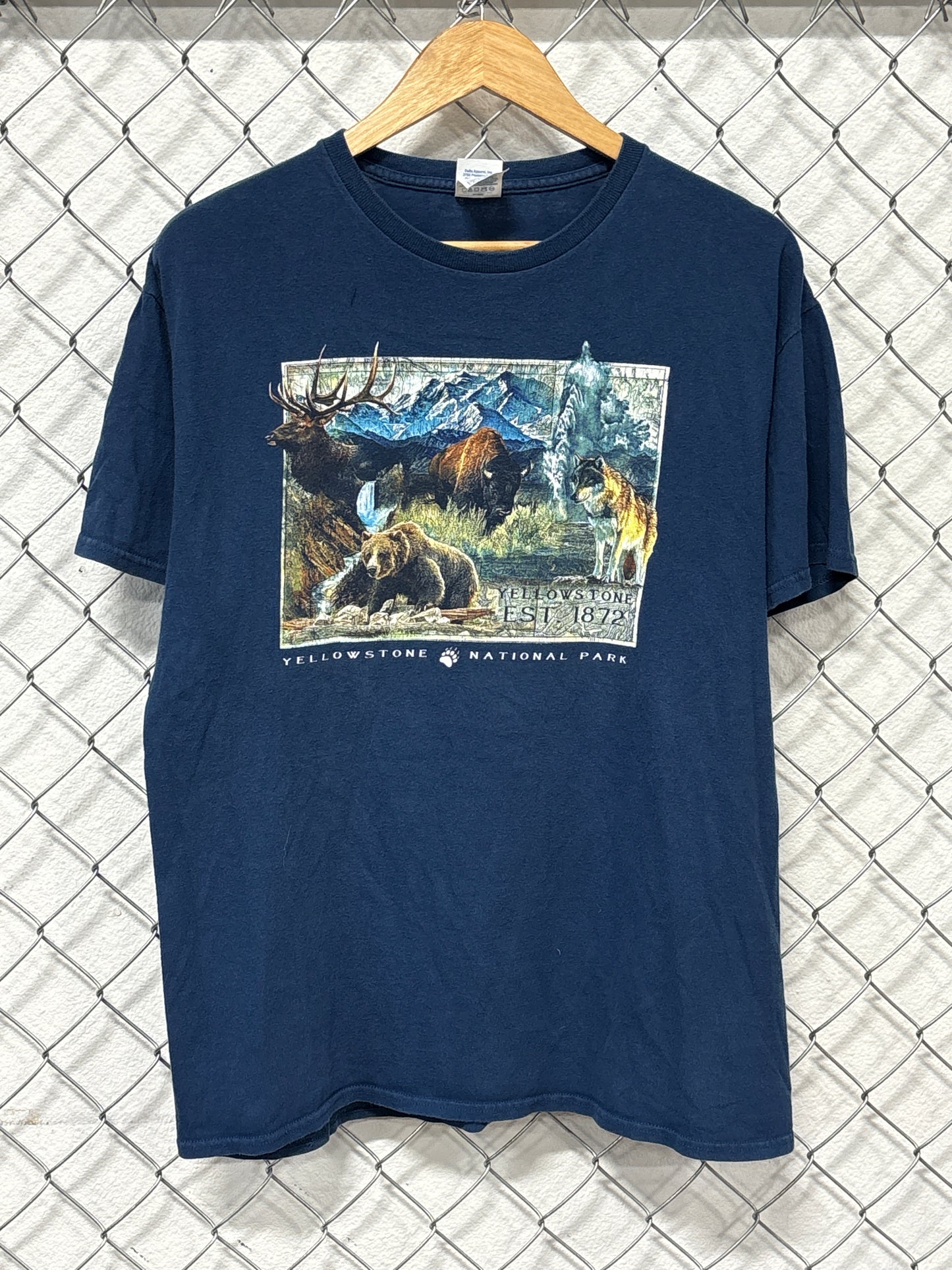 Y2K Yellowstone National Park Nature Animals Graphic Tee Size Large