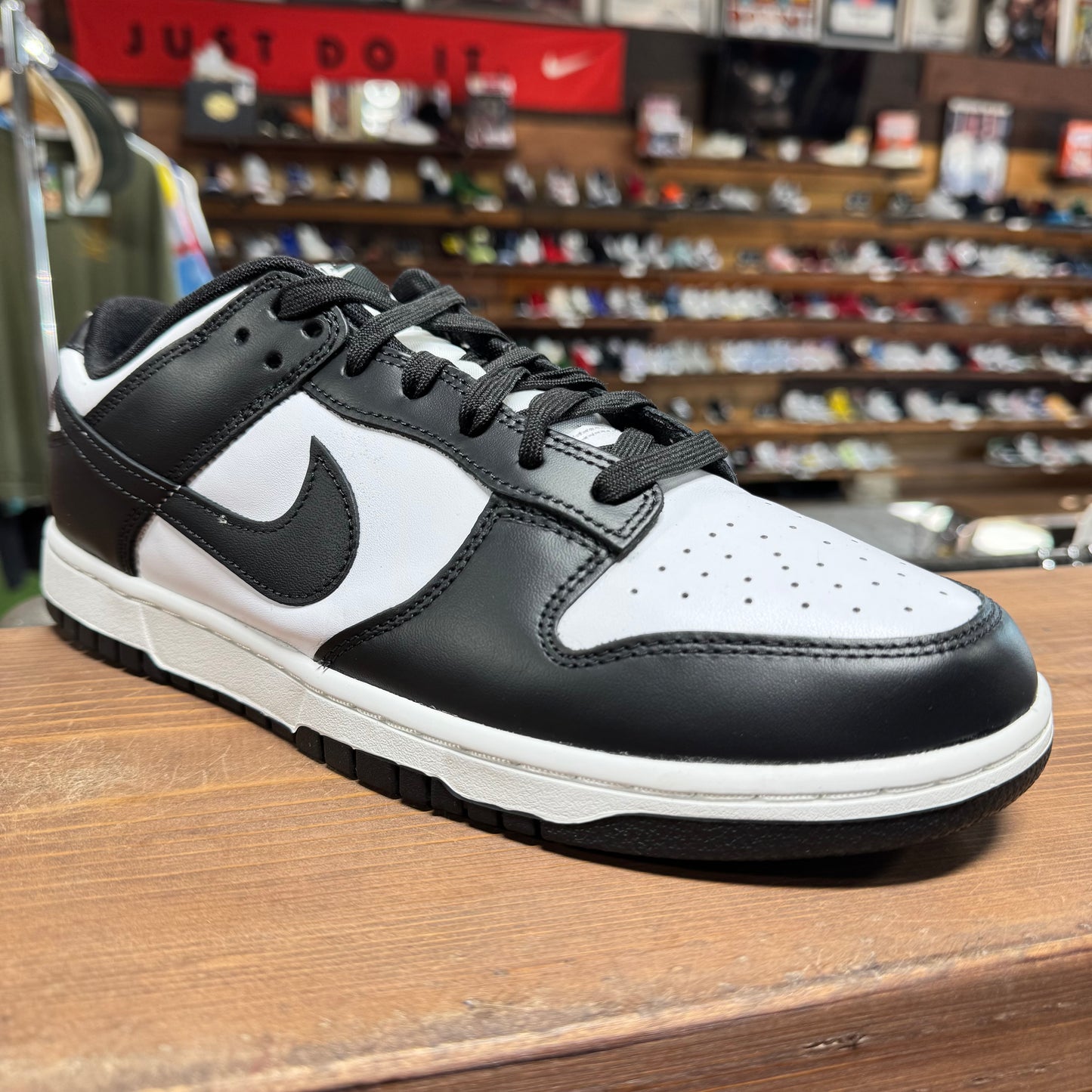 Nike Dunk Low 'Panda' Size 11.5