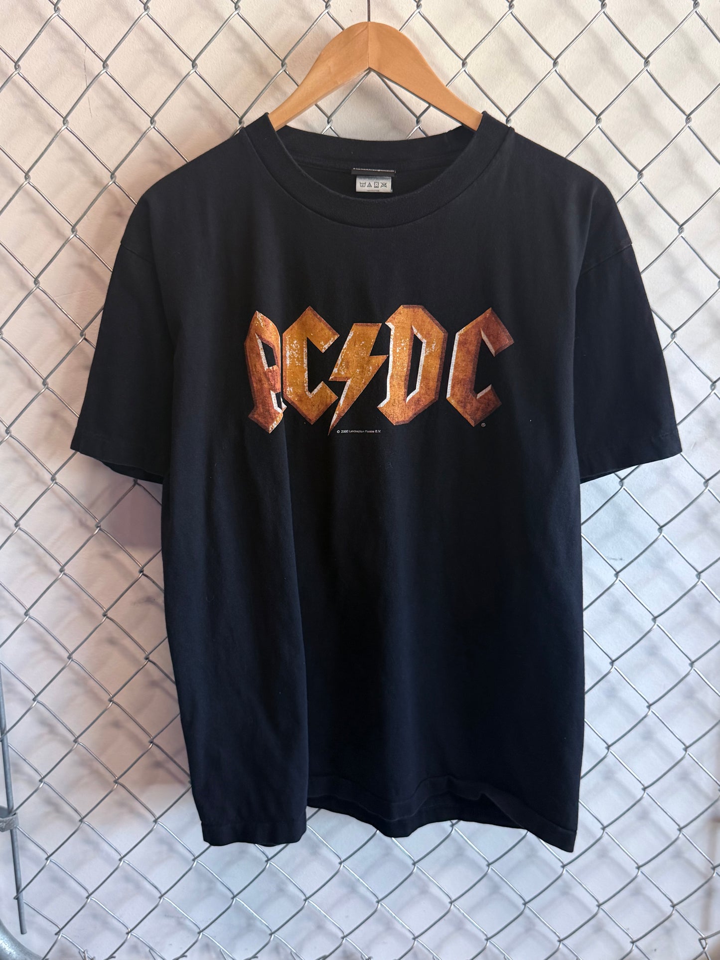 Vintage Y2K AC/DC Band Graphic Tee Size Large