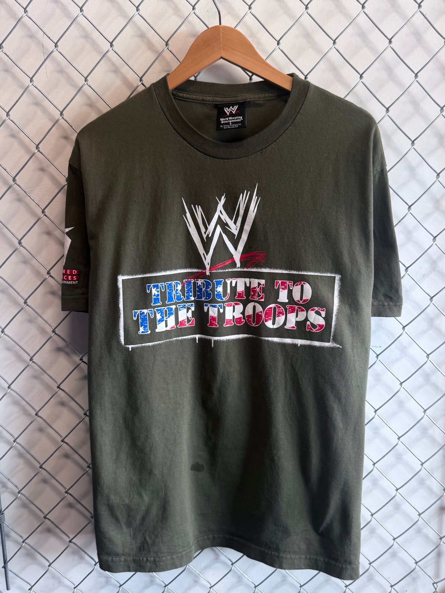 Vintage Y2K WWE Wrestling Tribute to the Troops Graphic Tee Size Large