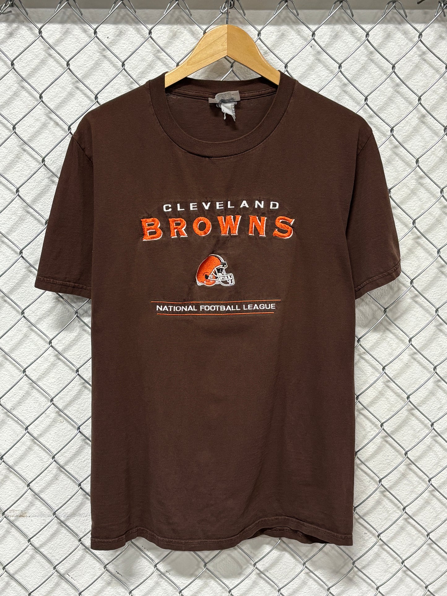 Vintage 90's Cleveland Browns NFL Embroidered Logo Tee Size Medium