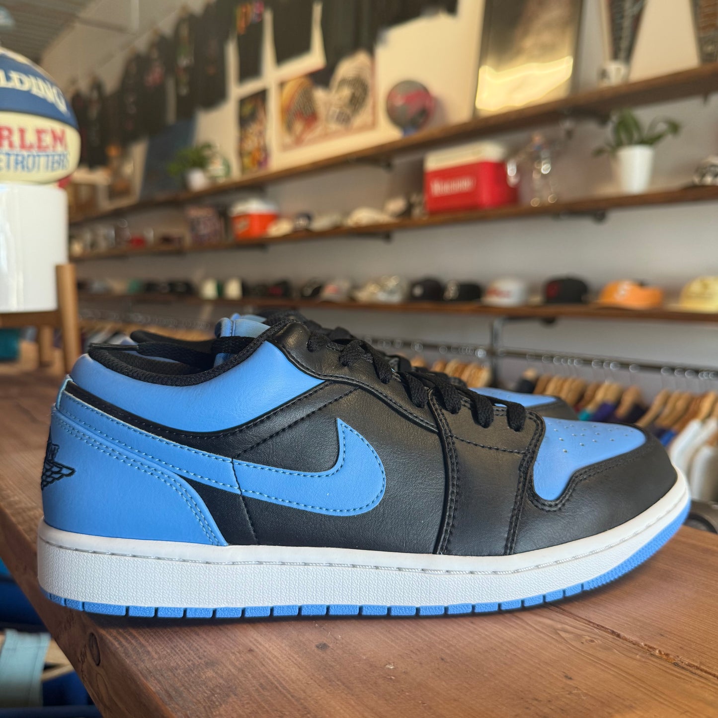 Jordan 1 Low 'University Blue Black' Size 10.5