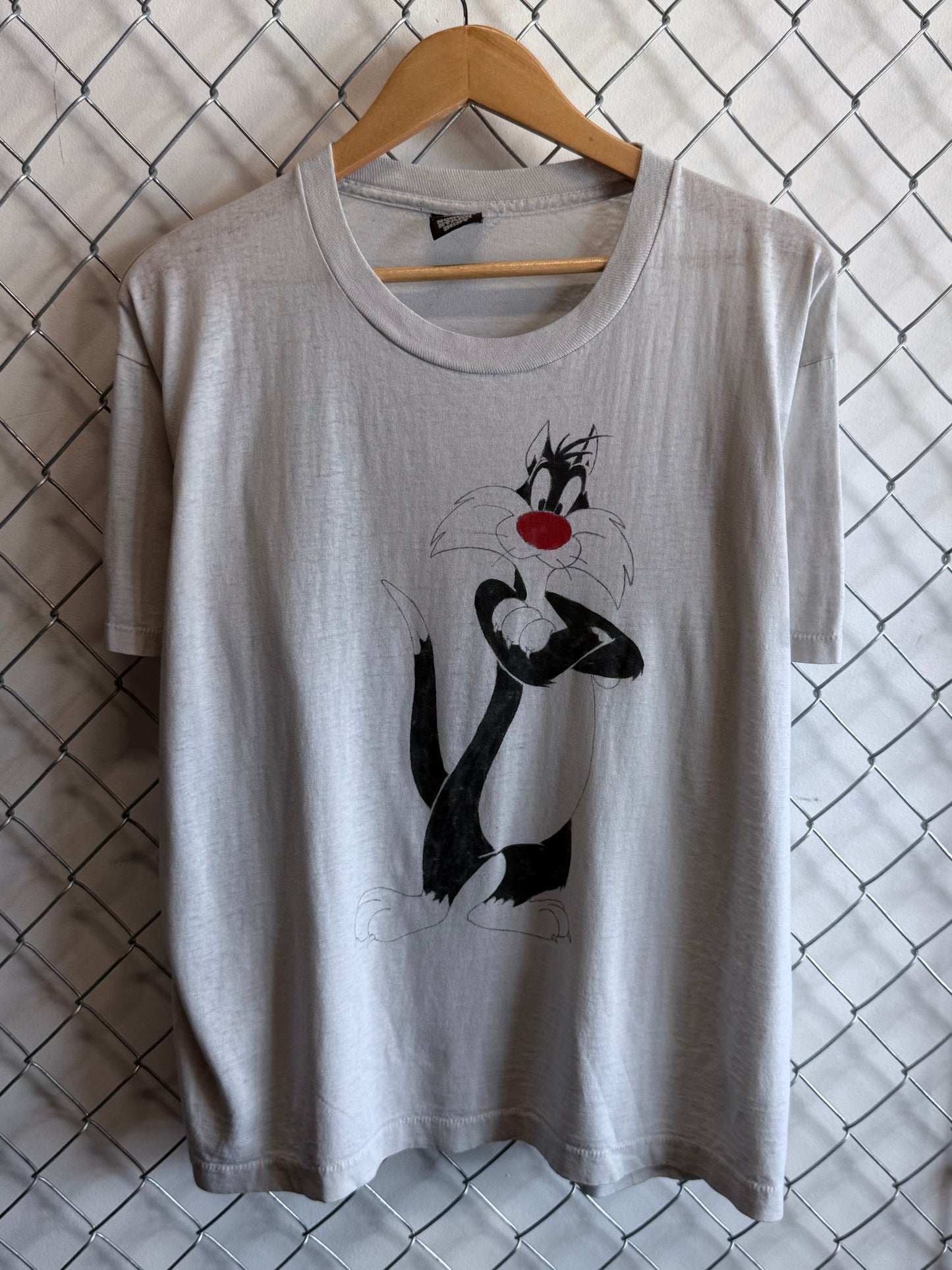 Vintage 90's Looney Tunes Sylvester Cat Cartoon Graphic Tee Size XL