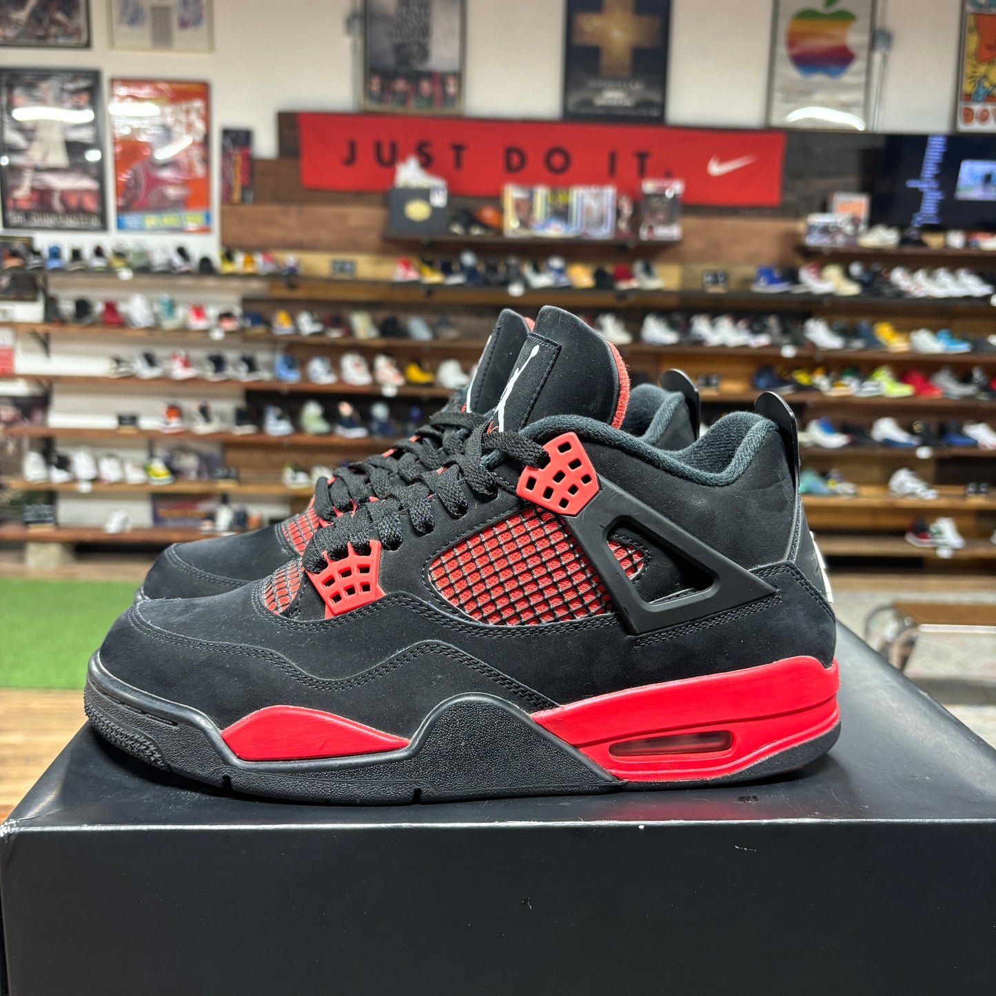 Jordan 4 'Red Thunder' Size 9.5