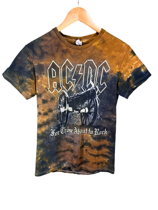 Vintage 00's AC/DC Those About to Rock Cannon Graphic Tee Size Small
