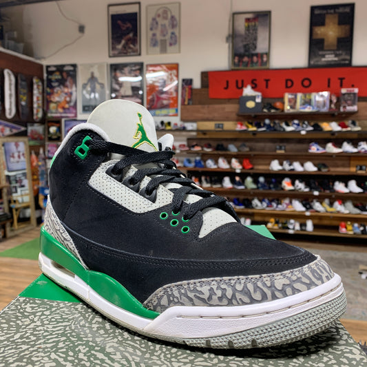 Jordan 3 'Pine Green' Size 8.5