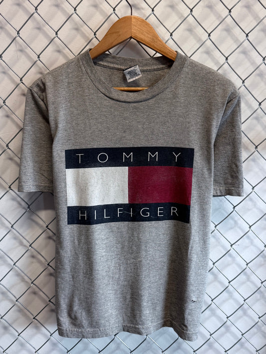 Vintage 90's Tommy Hilfiger Big Flag Logo Graphic Tee Size Large