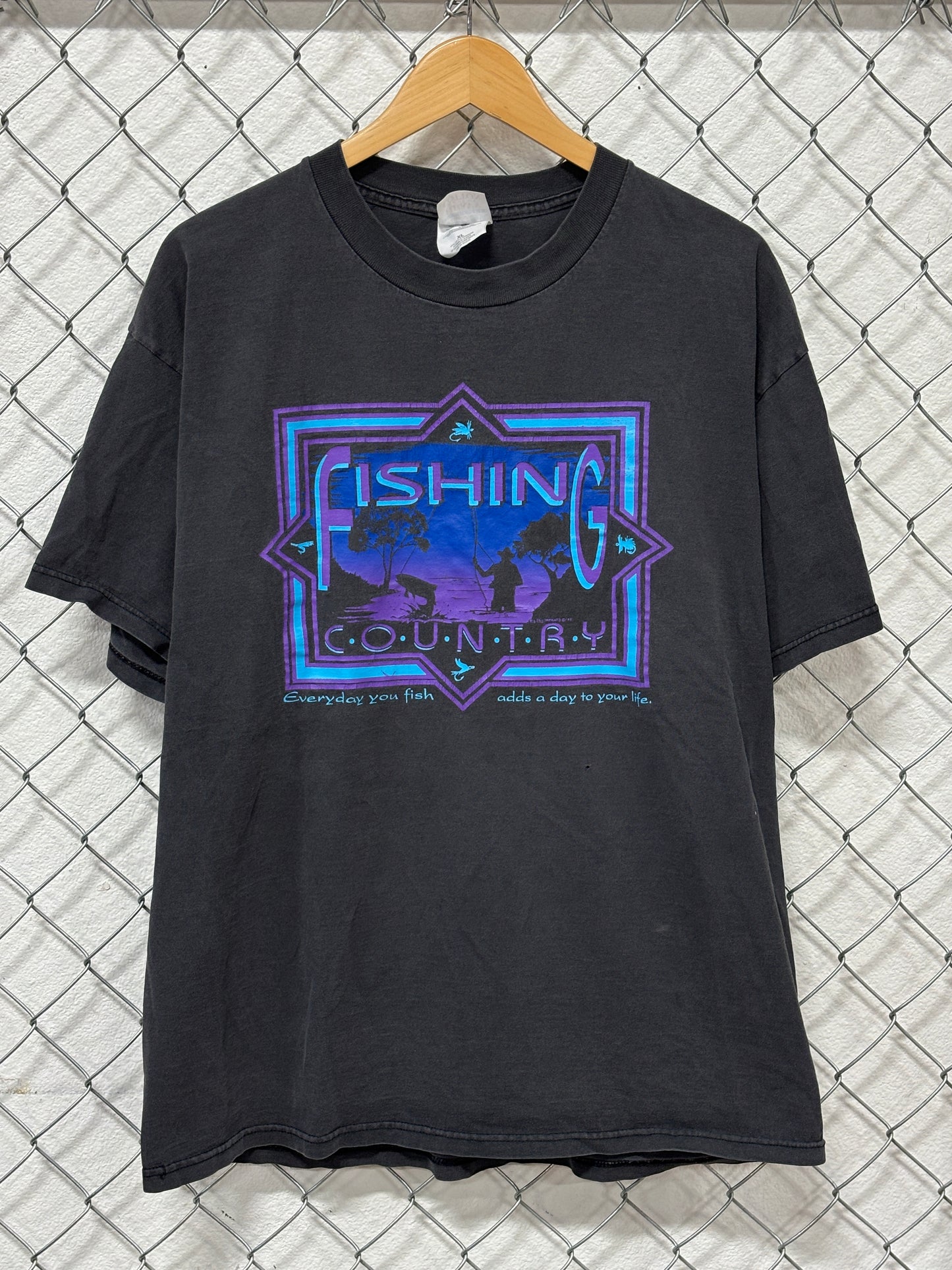 Vintage 90's Fishing Country Adds a Day to Life Nature Tee Size XL