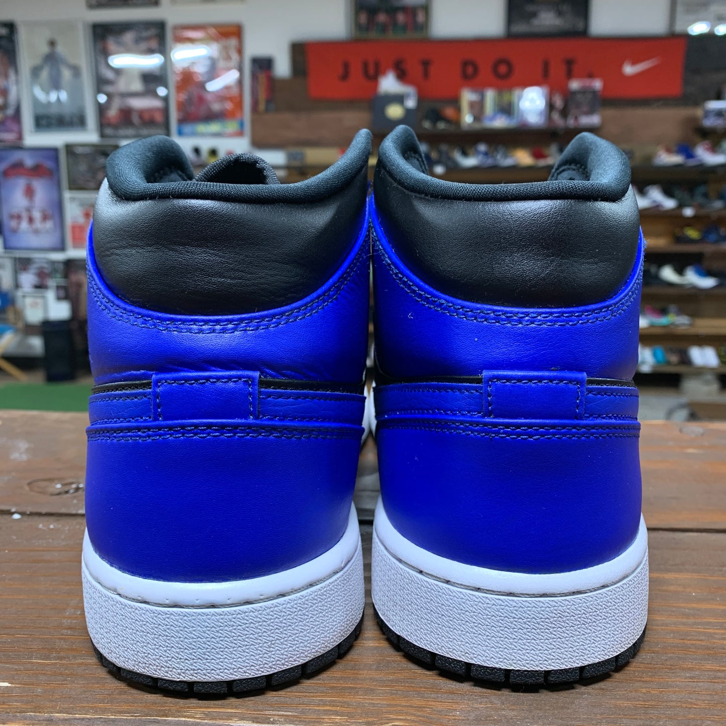 Jordan 1 Mid 'Hyper Royal' Size 12