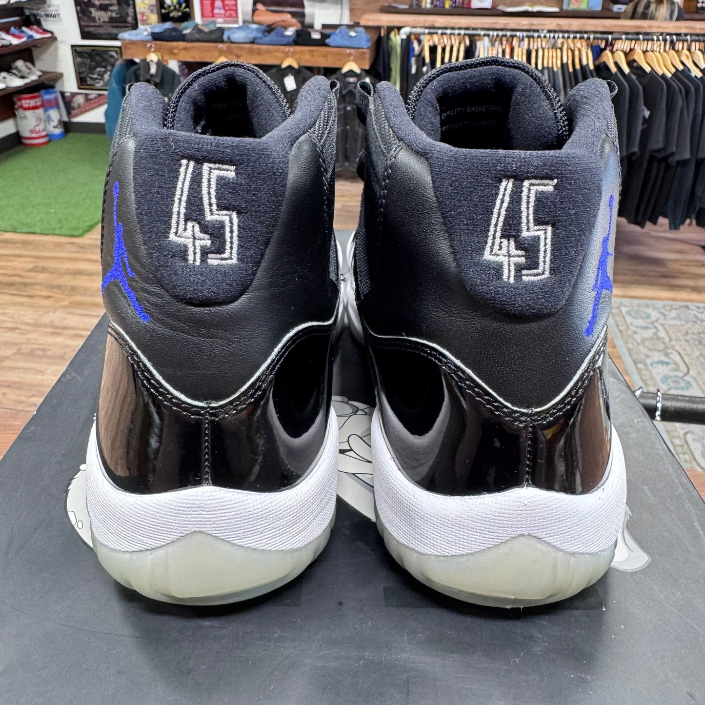 Jordan 11 'Space Jam' Size 9.5