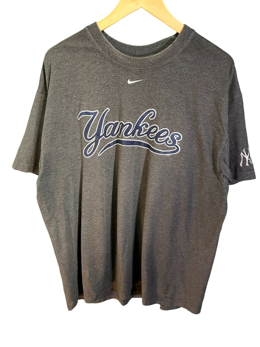 Vintage 00's Nike New York Yankees Center Swoosh Tee Size XL