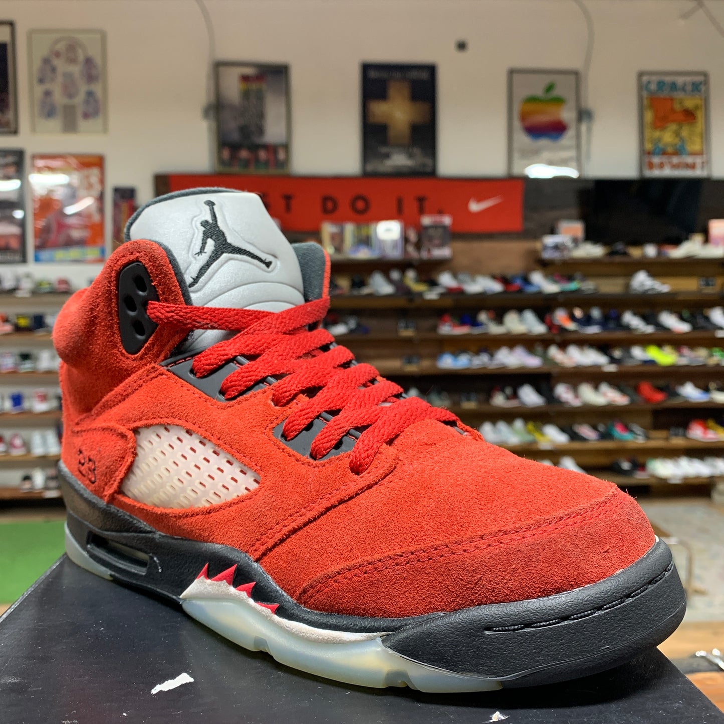 Jordan 5 'Toro Bravo' Size 5Y